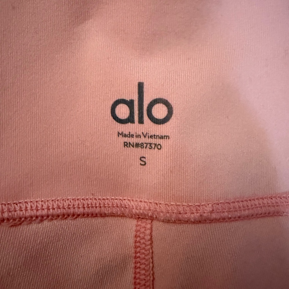 ALO Yoga Pink Leggings - Picture 3 of 3